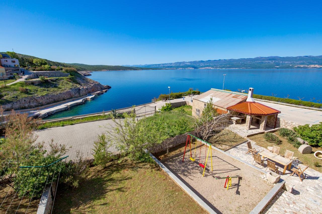 Apartmani Heni Vrbnik Eksteriør bilde